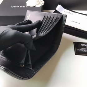 CHANEL. Leboy средний кошелек с тремя отделами, модель A84302 Мел