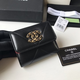 CHANEL. Короткий кошелек с тремя складками крупной клеткой, артик