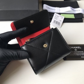 CHANEL. Короткий кошелек с тремя складками крупной клеткой, артик
