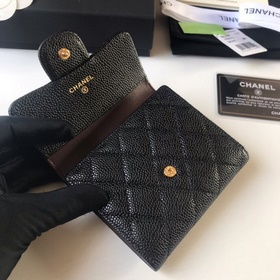 Классический короткий кошелек CHANEL, модель A82288. Ромбовидный 