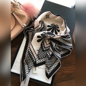 CHANEL Изысканный шелковый шарф Техника печати, редкий многослойн