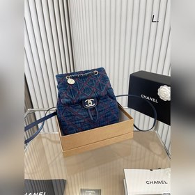 В комплекте Новинка Chanel Джинсовый рюкзак-бакет Очень популяр