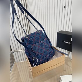 В комплекте Новинка Chanel Джинсовый рюкзак-бакет Очень популяр