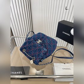 В комплекте Новинка Chanel Джинсовый рюкзак-бакет Очень популяр