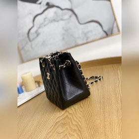 CHANEL Новая модель сумки через плечо от Chanel