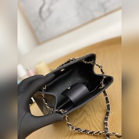 CHANEL Новая модель сумки через плечо от Chanel
