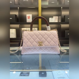 Новая осенне-зимняя коллекция сумок Chanel через плечо