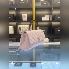 Новая осенне-зимняя коллекция сумок Chanel через плечо
