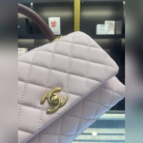Новая осенне-зимняя коллекция сумок Chanel через плечо
