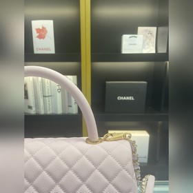 Новая осенне-зимняя коллекция сумок Chanel через плечо