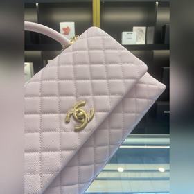 Новая осенне-зимняя коллекция сумок Chanel через плечо