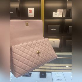 Новая осенне-зимняя коллекция сумок Chanel через плечо