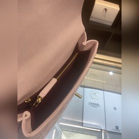 Новая осенне-зимняя коллекция сумок Chanel через плечо
