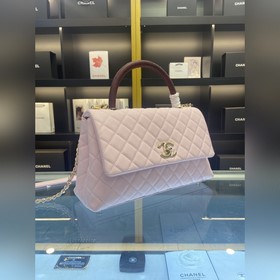 Новая осенне-зимняя коллекция сумок Chanel через плечо