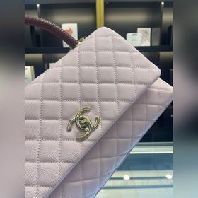 Новая осенне-зимняя коллекция сумок Chanel через плечо