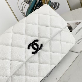 Chanel 21 весенняя коллекция &nbsp; Сумка-панд с клапаном и ц