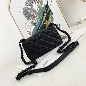 Chanel 21 весенняя коллекция &nbsp; Сумка «Панда» с клапаном 