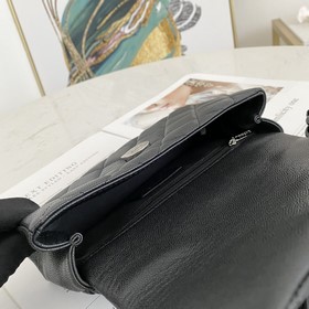 Chanel 21 весенняя коллекция &nbsp; Сумка «Панда» с клапаном 