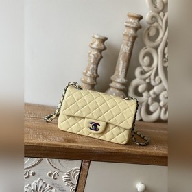 Новая модель Chanel с цветной фурнитурой CF Классическая форма, в