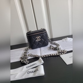 Новая осенне-зимняя коллекция сумок Chanel