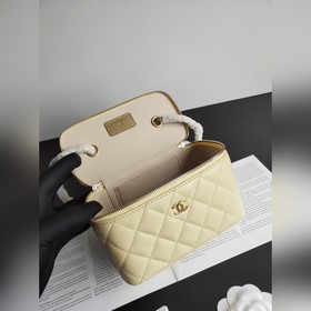 Сумка для косметики виде коробки с золотым мячом Красная сумка д