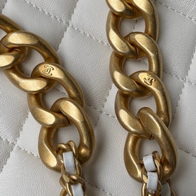 CHANEL 2022 ранневесенняя сумка hobohandbag AS3111 CHANEL+ в этом