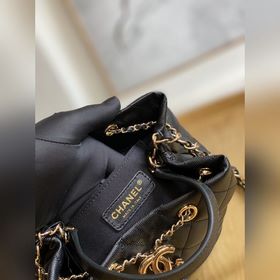 Новая сумка-бакет от Chanel