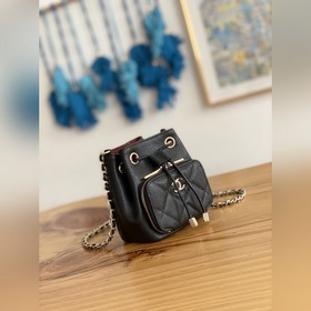 Женская сумка Chanel классического дизайна