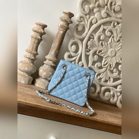 Новейшая сумка-тоут от CHANEL, серия «Кожа с текстурой икры», лак