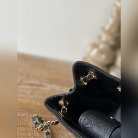 Женская сумка Chanel классического дизайна