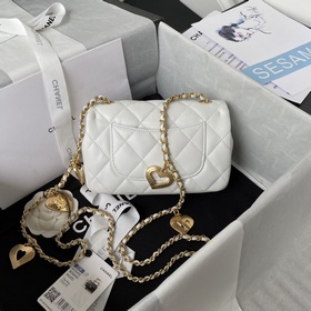 Chanel 22B популярная модель AS3456 в наличии. CF с металлическим