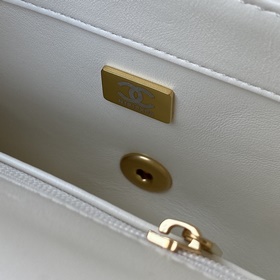Новая модель Chanel 22p с эмалевой застежкой AS3114, весна-лето, 