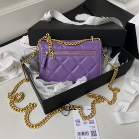 Весенняя и летняя коллекция в наличии. Поясная сумка с эмалевой з