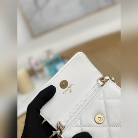 Новая модель кожаного кошелька Chanel с цепочкой