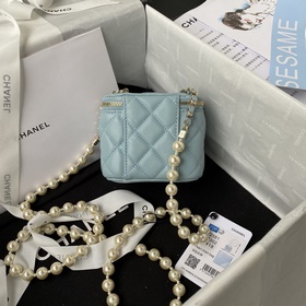 Chanel22p A Жемчужно-красная кошелька с изящной цепочкой. Миниатю
