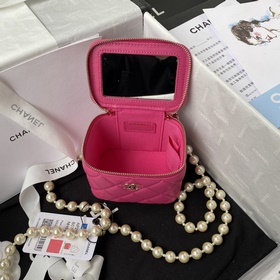 Chanel22p A Жемчужно-красная кошелька с изящной цепочкой. Миниатю