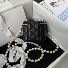 Chanel22p A Жемчужно-красная кошелька с изящной цепочкой. Миниатю