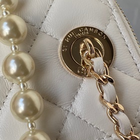Chanel22p A Жемчужно-красная кошелька с изящной цепочкой. Миниатю