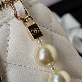 Chanel22p A Жемчужно-красная кошелька с изящной цепочкой. Миниатю