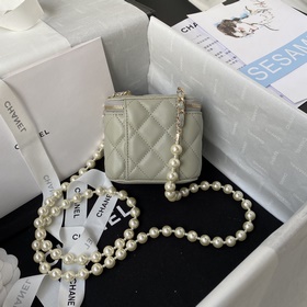 Chanel22p A Жемчужно-красная кошелька с изящной цепочкой. Миниатю