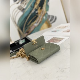 Кошелек Chanel с цепочкой Качество и внешний вид сочетаются в это