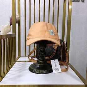 Бейсболка Chanel CHANEL Бейсболка с козырьком, лаконичная, стильн