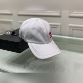 Chanel (Шанель) Бейсболка с объемной вышивкой, изысканная и безуп