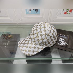 Бейсболка из золотистой ткани Chanel, подходит для любого времени