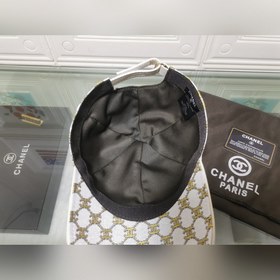 Бейсболка из золотистой ткани Chanel, подходит для любого времени