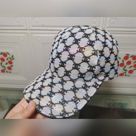 Бейсболка из ткани Chanel с золотыми нитками, подходит для любого