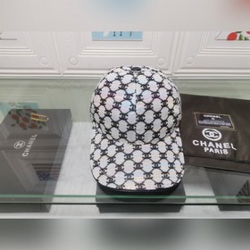 Бейсболка из ткани Chanel с золотыми нитками, подходит для любого
