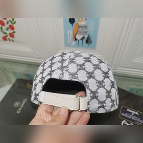 Бейсболка из ткани Chanel с золотыми нитками, подходит для любого