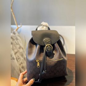 COACH/Basquiat KLEO Рюкзак с клапаном Размеры： 24 × 28 см