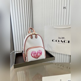 Рюкзак Coach сердечком Классика с ноткой моды С ней можно планиро